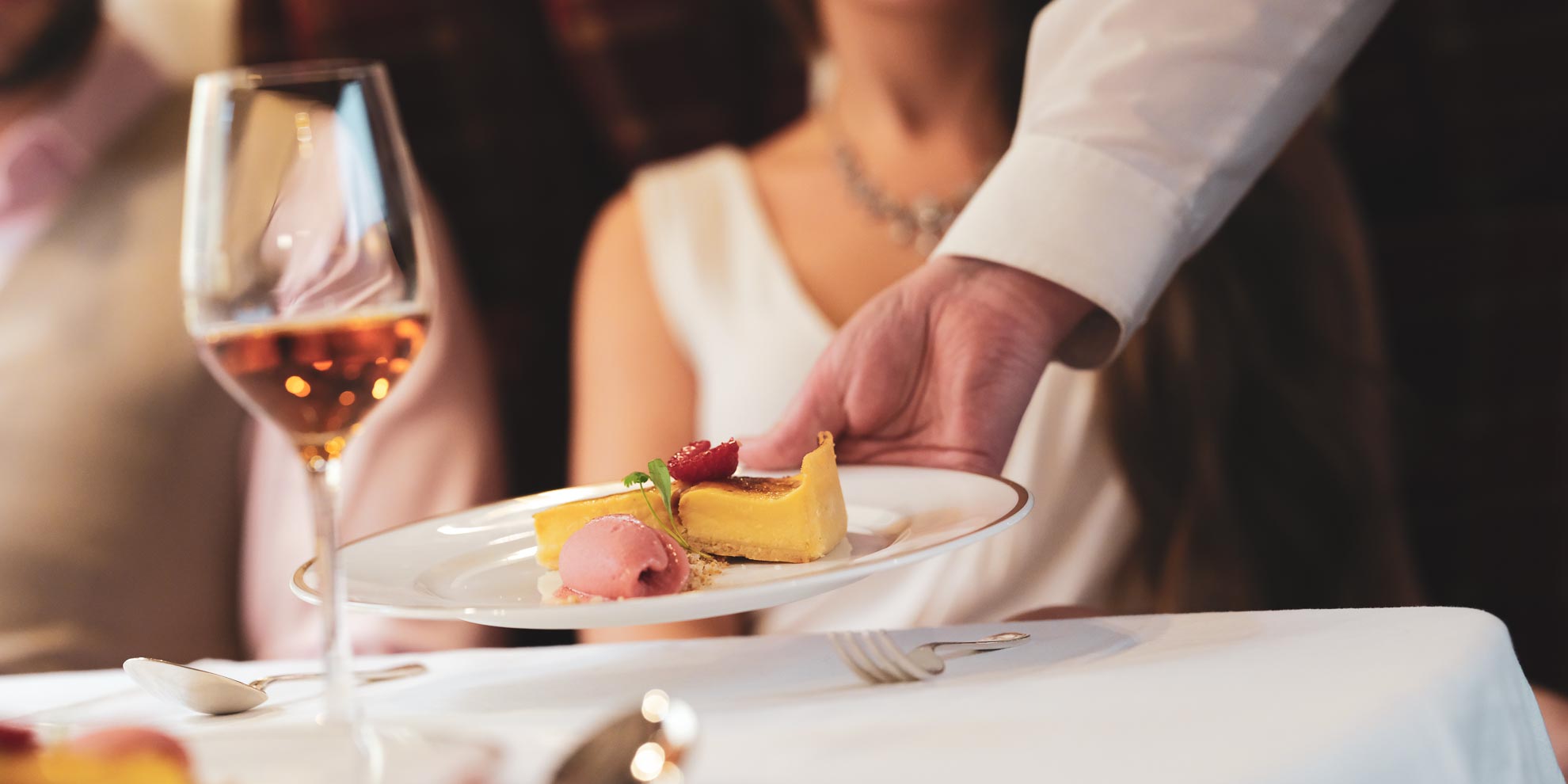 Statesman Rail | Dining & Hospitality